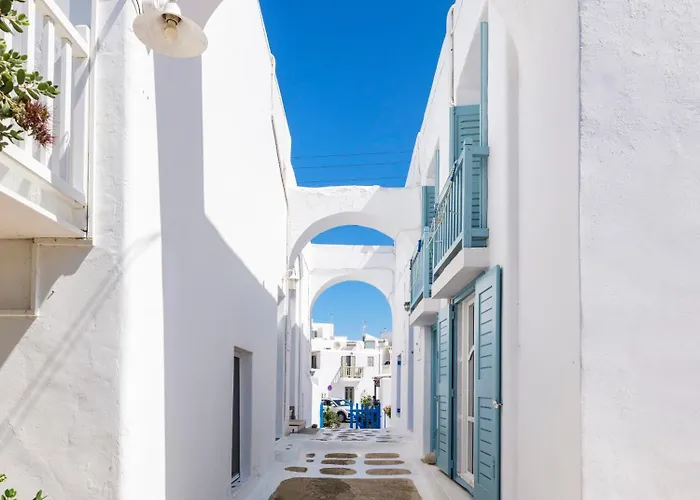 Nikos & Efi Fabrica 스키아토스타운